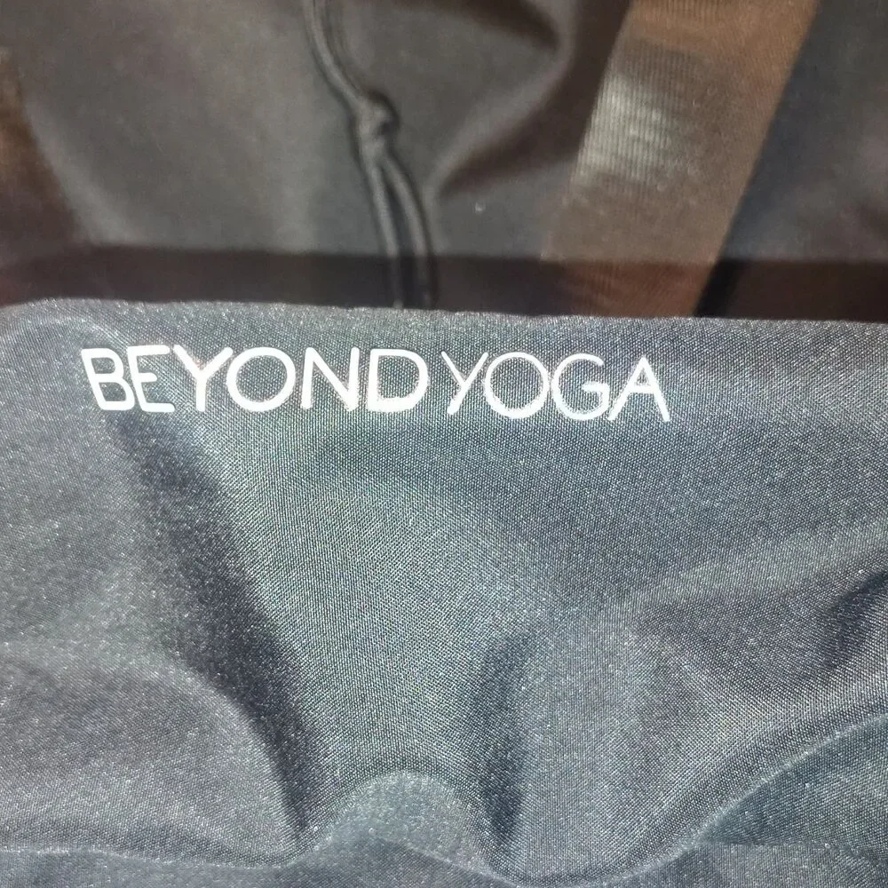 BEYOND YOGA Large Black Nylon Zip Duffle Bag for Yoga, Adjustable Strap